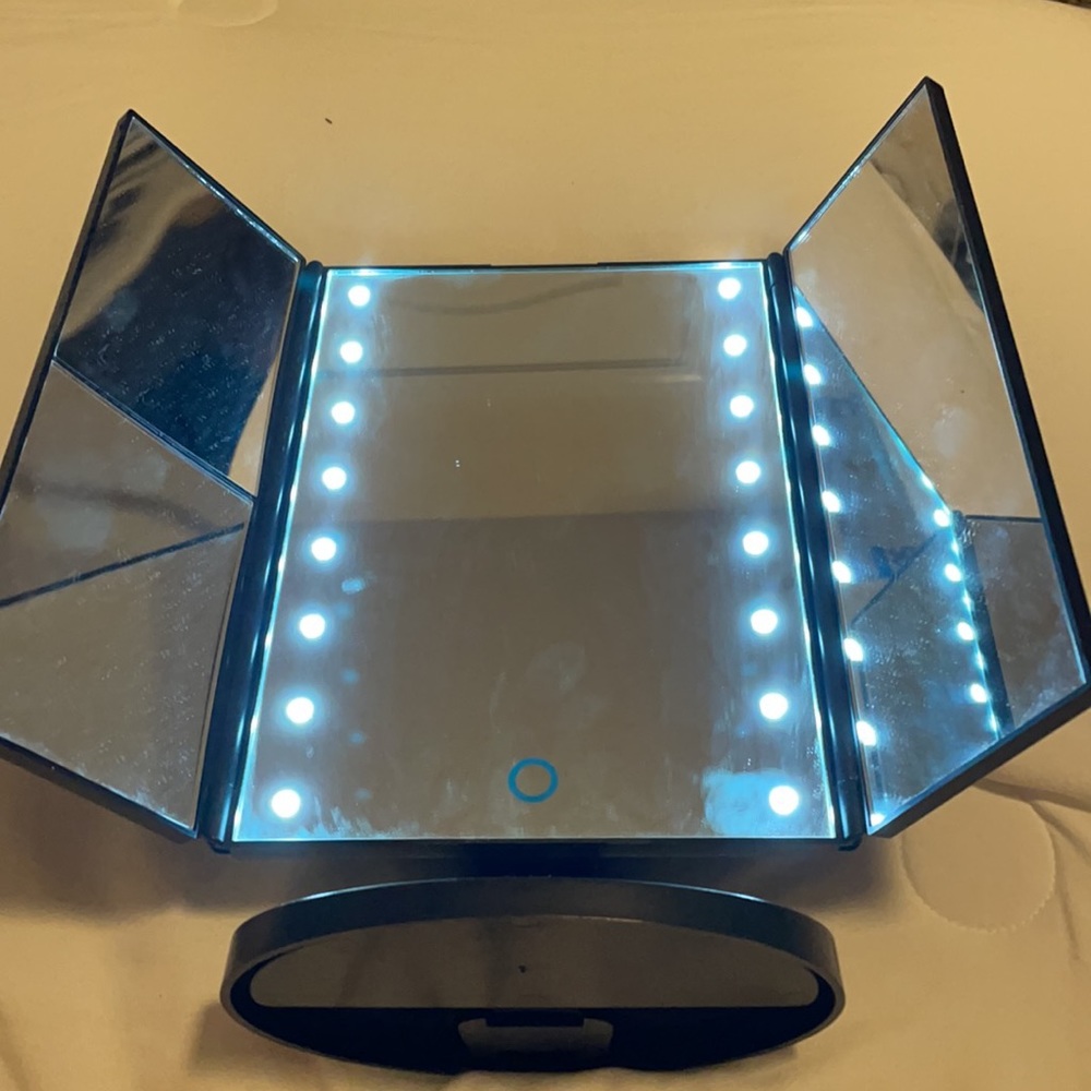 makeup mirror - Picture 2 of 4